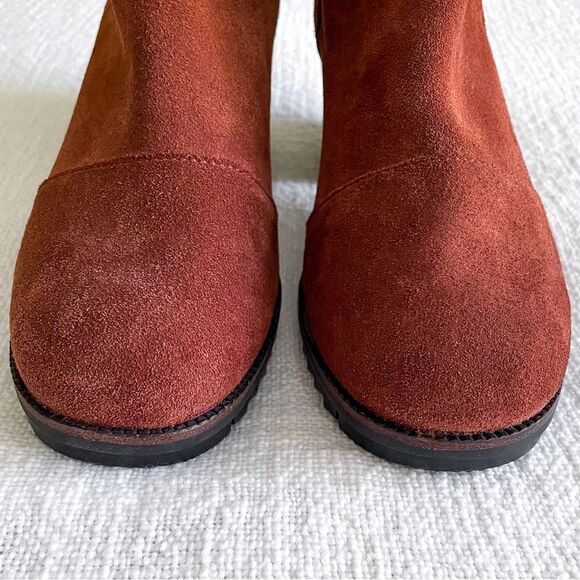 Sorel cut out ankle boots. - Picture 5 of 12